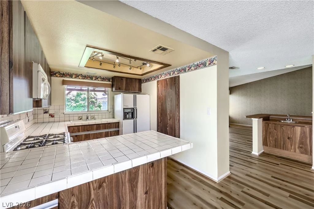 6813 War Eagle, Las Vegas, NV 89108