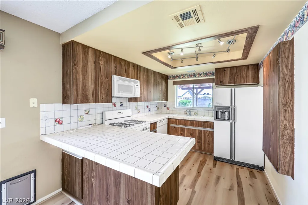 6813 War Eagle, Las Vegas, NV 89108