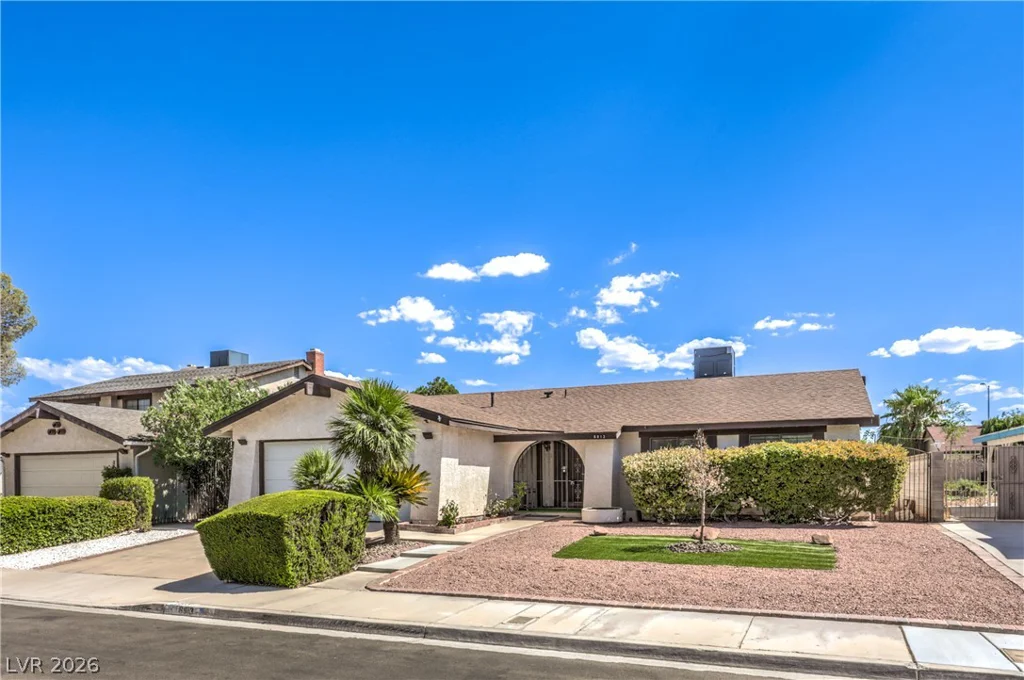 6813 War Eagle, Las Vegas, NV 89108