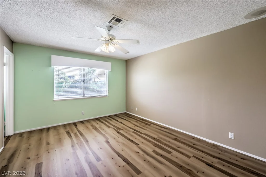 6813 War Eagle, Las Vegas, NV 89108