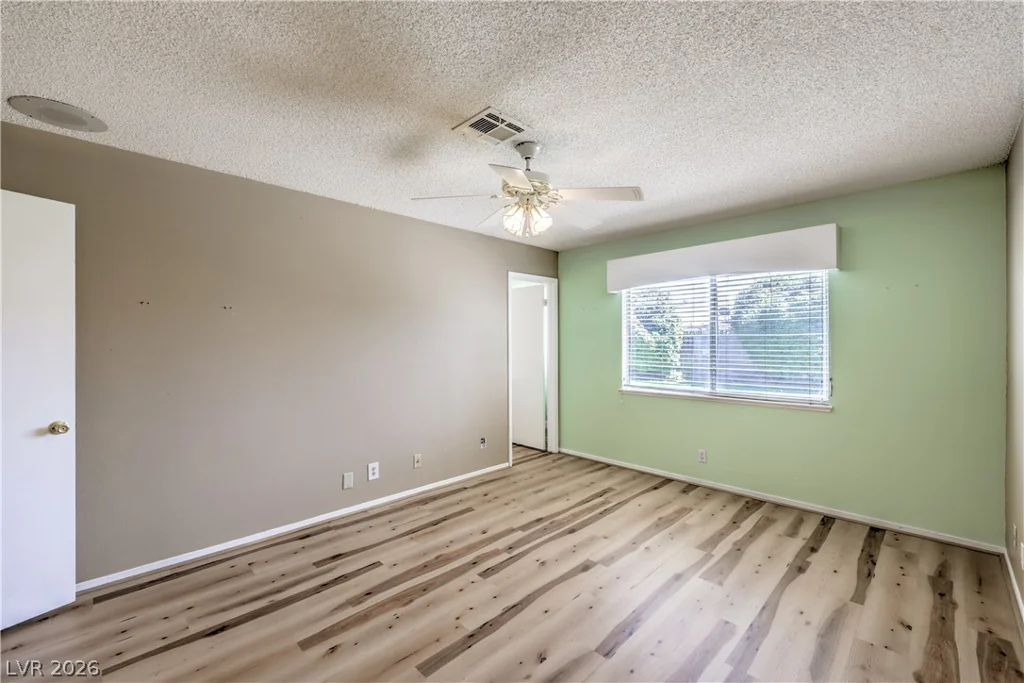 6813 War Eagle, Las Vegas, NV 89108