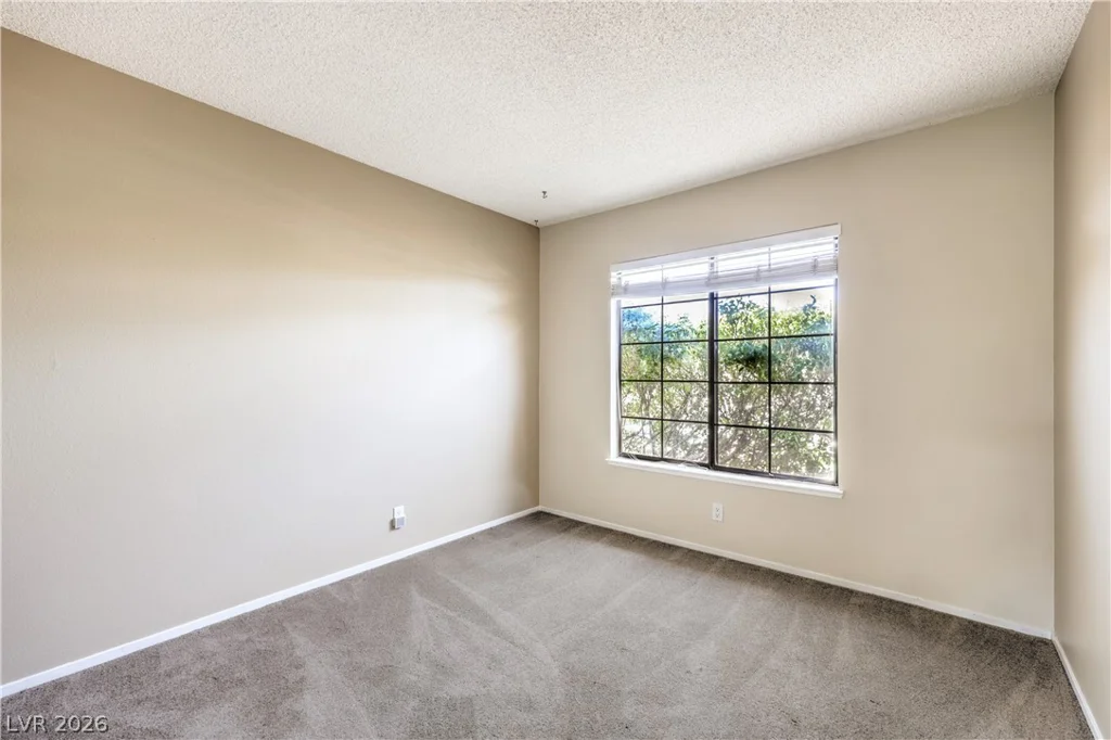 6813 War Eagle, Las Vegas, NV 89108
