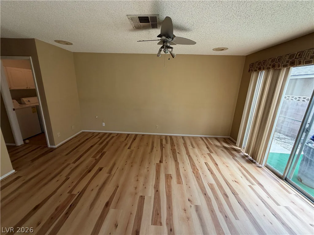 6813 War Eagle, Las Vegas, NV 89108