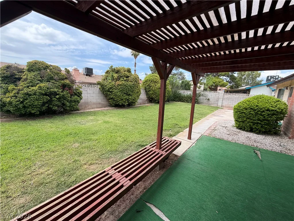 6813 War Eagle, Las Vegas, NV 89108