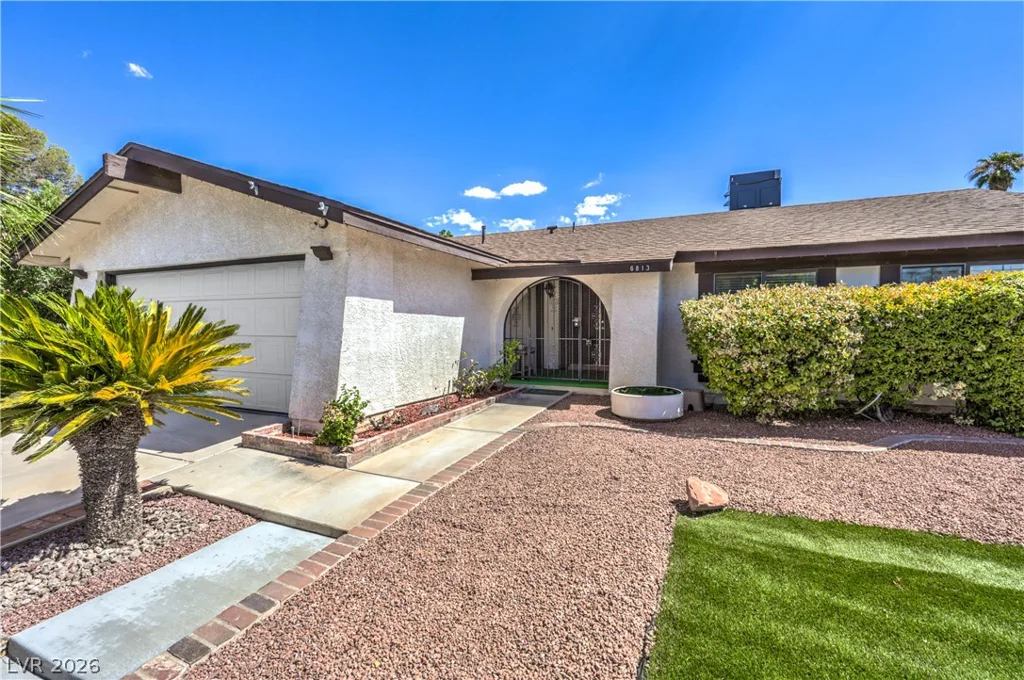 6813 War Eagle, Las Vegas, NV 89108