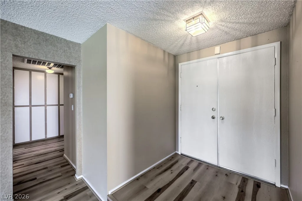 6813 War Eagle, Las Vegas, NV 89108