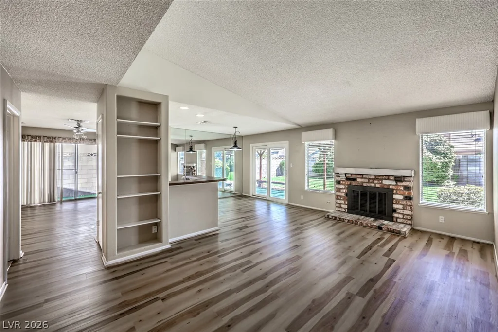 6813 War Eagle, Las Vegas, NV 89108