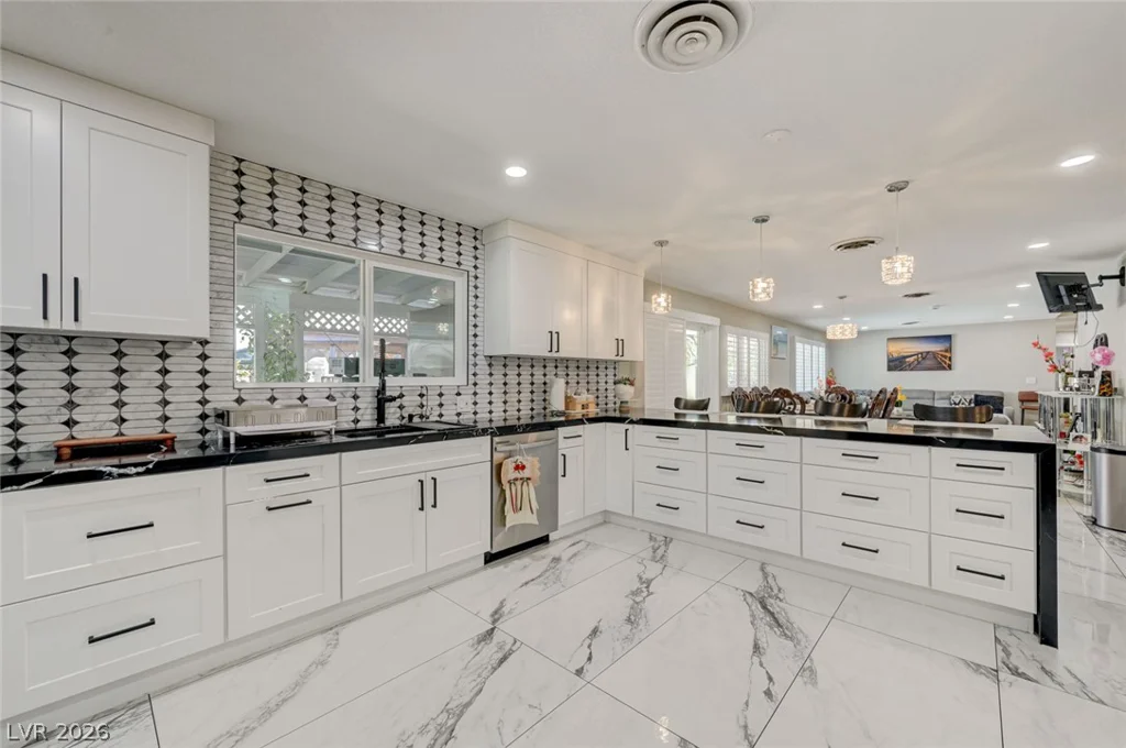 1920 Parkchester, Las Vegas, NV 89108