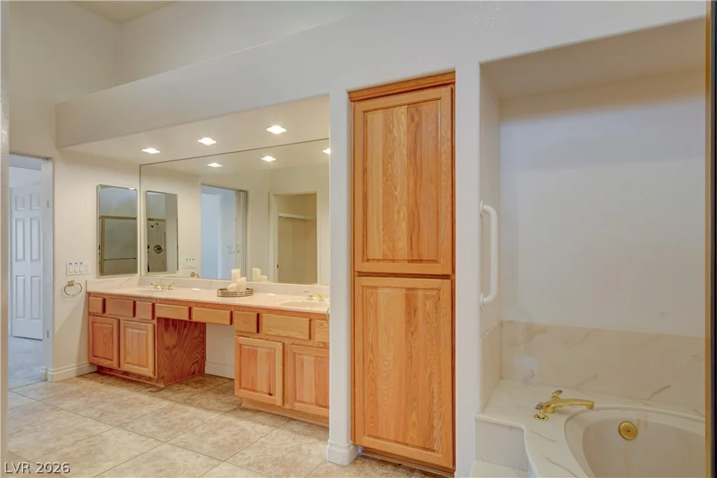 2900 Hawksdale, Las Vegas, NV 89134