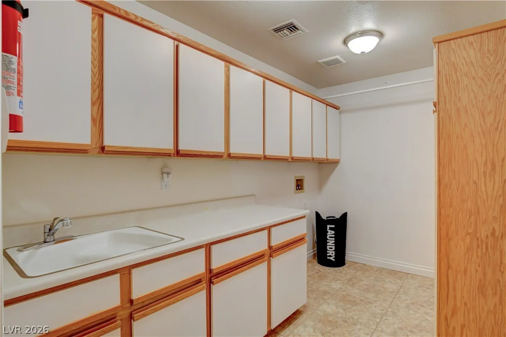 2900 Hawksdale, Las Vegas, NV 89134