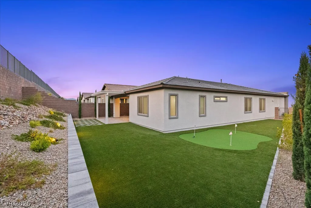 61 Agnew, Las Vegas, NV 89138