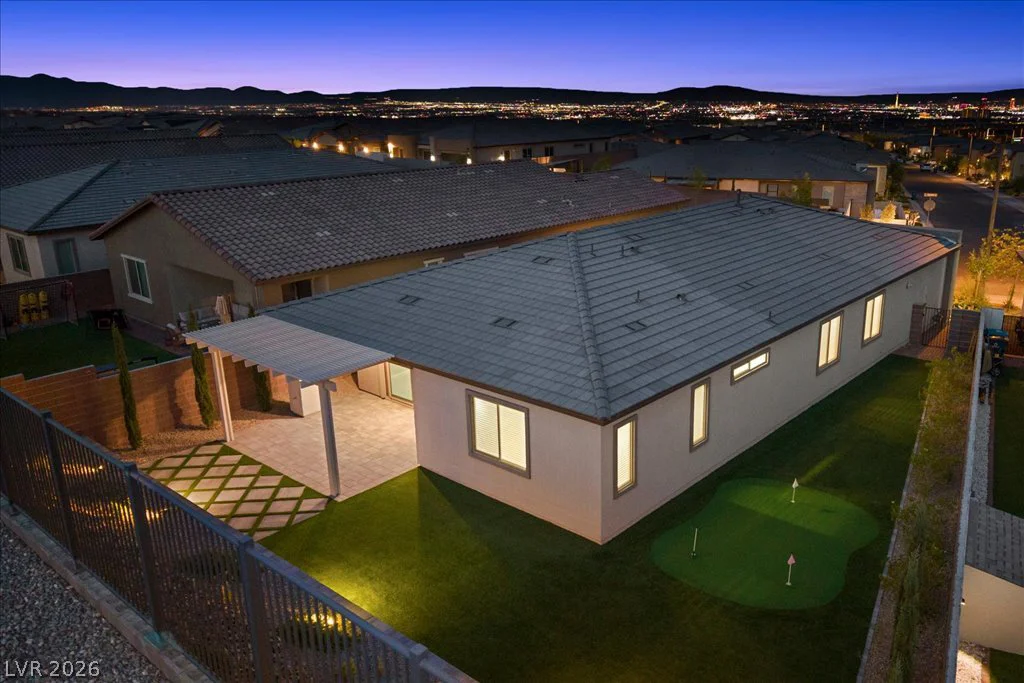 61 Agnew, Las Vegas, NV 89138