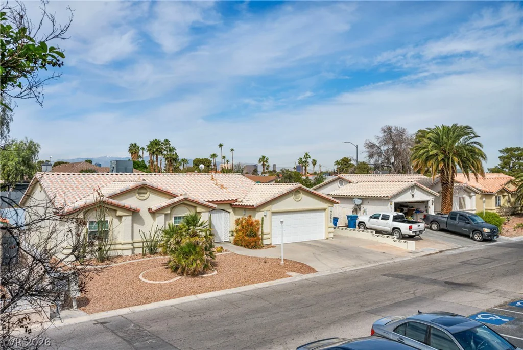 5222 Mandalay Springs, Las Vegas, NV 89120