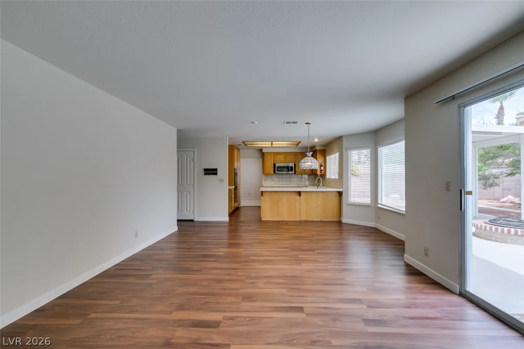 7360 Abbeyville, Las Vegas, NV 89123