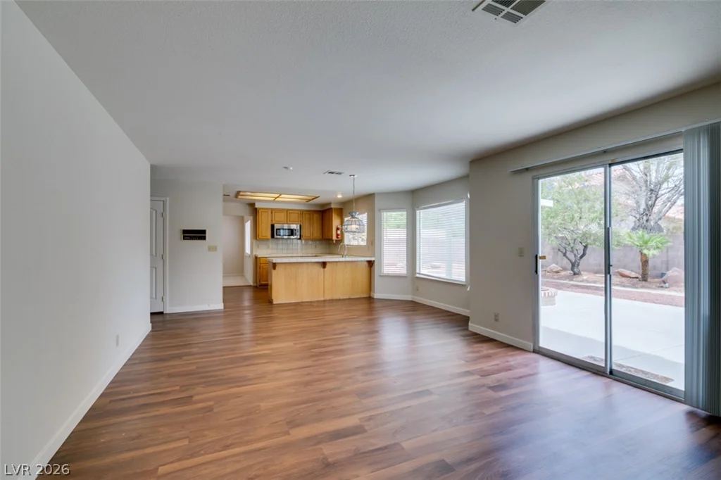 7360 Abbeyville, Las Vegas, NV 89123