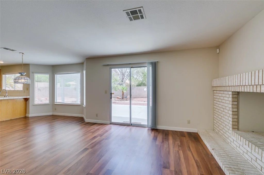 7360 Abbeyville, Las Vegas, NV 89123