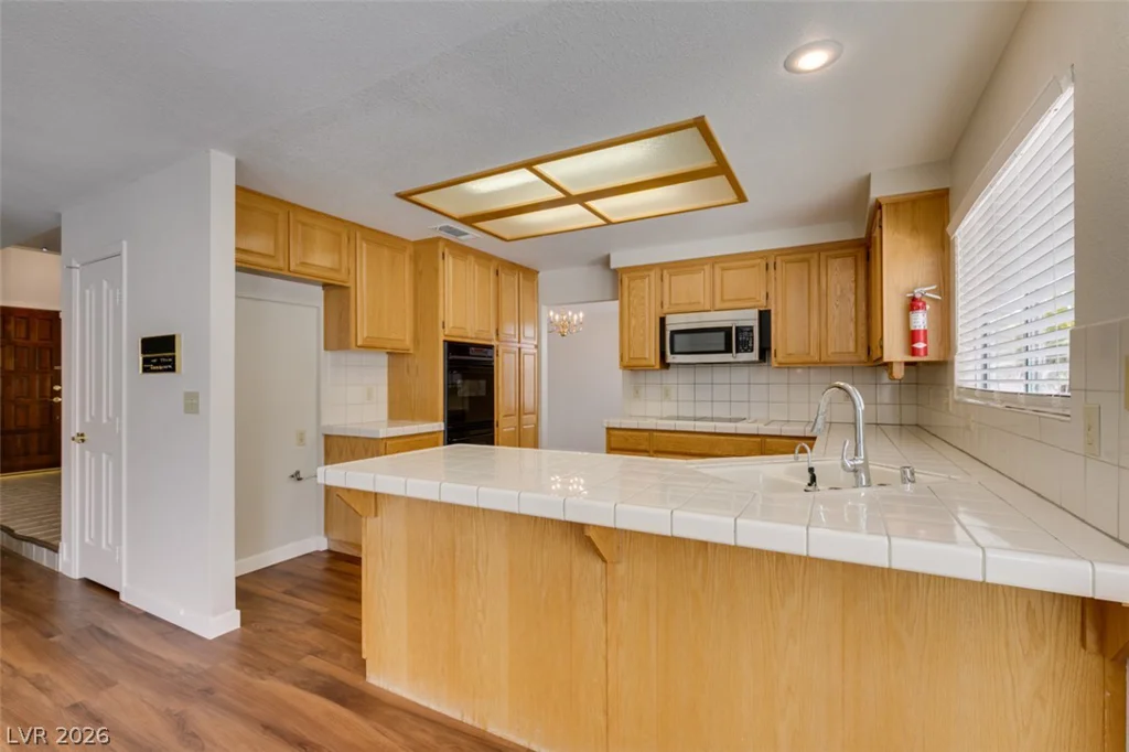 7360 Abbeyville, Las Vegas, NV 89123