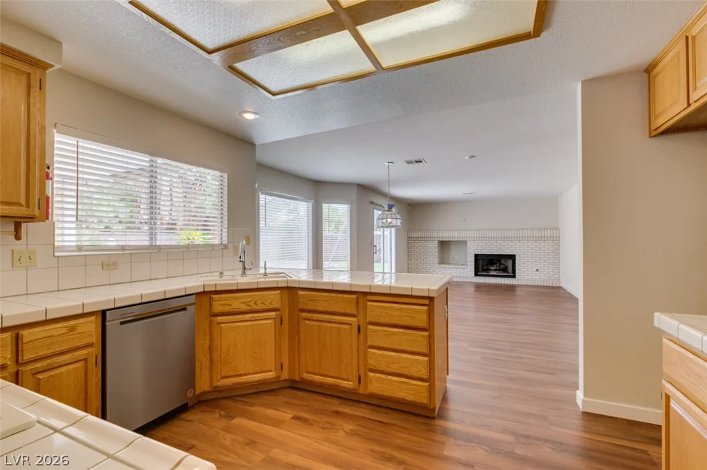 7360 Abbeyville, Las Vegas, NV 89123