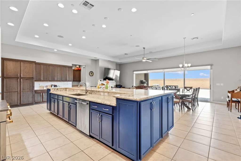 9915 Justin Earl, Las Vegas, NV 89149