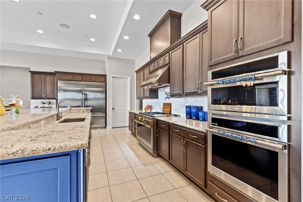 9915 Justin Earl, Las Vegas, NV 89149