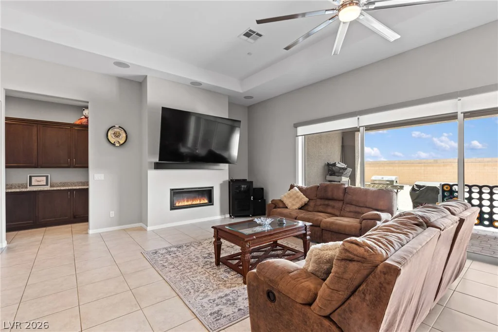 9915 Justin Earl, Las Vegas, NV 89149
