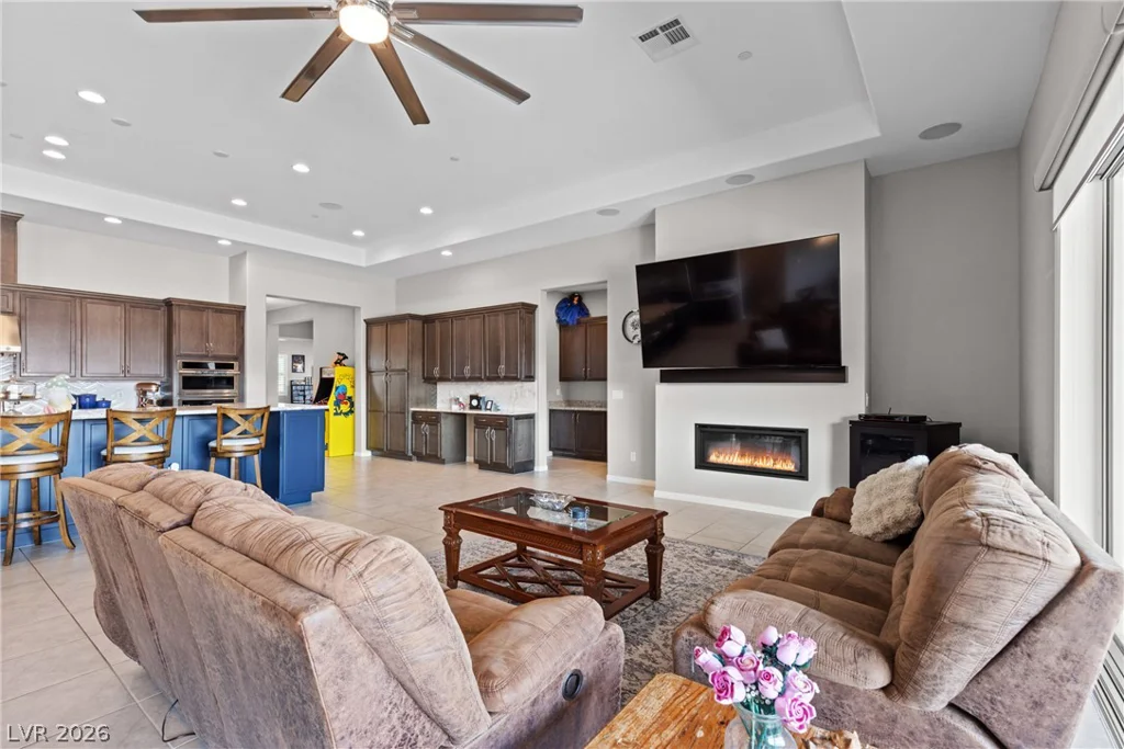 9915 Justin Earl, Las Vegas, NV 89149