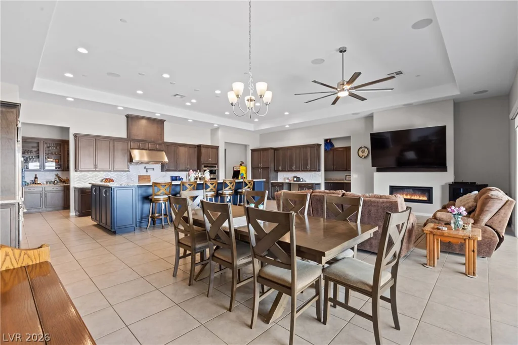 9915 Justin Earl, Las Vegas, NV 89149