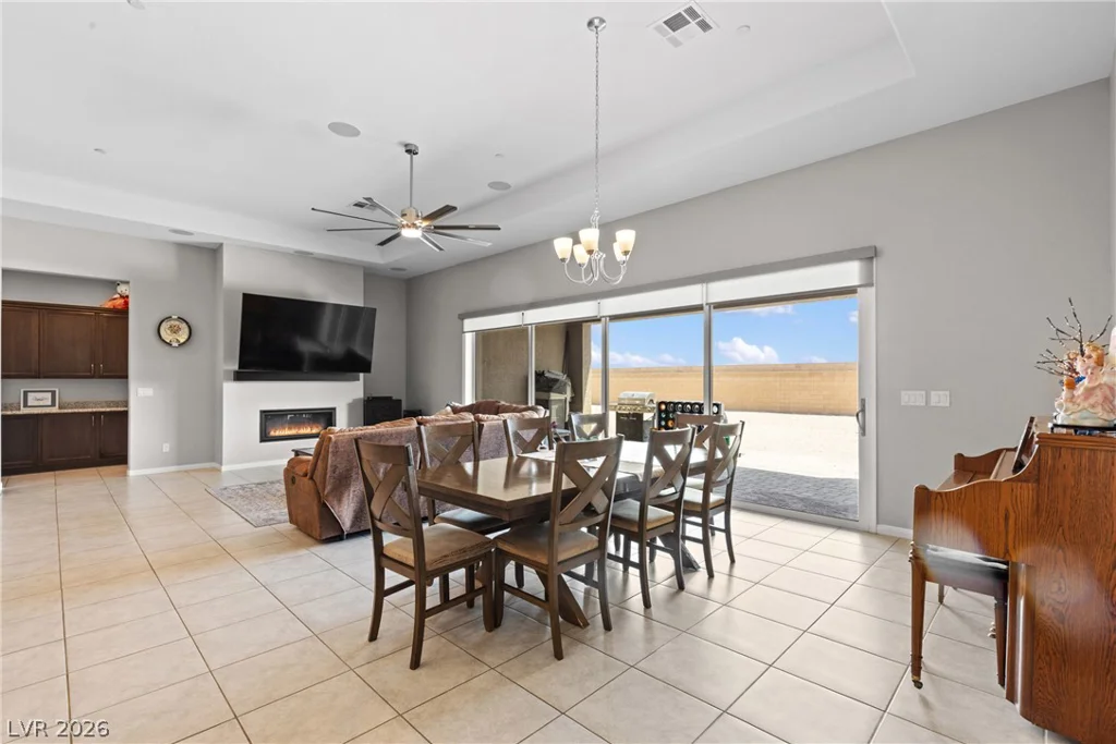 9915 Justin Earl, Las Vegas, NV 89149