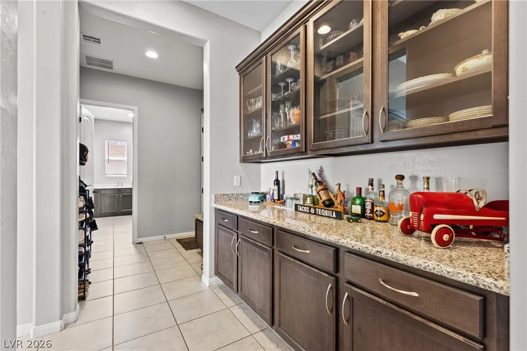 9915 Justin Earl, Las Vegas, NV 89149