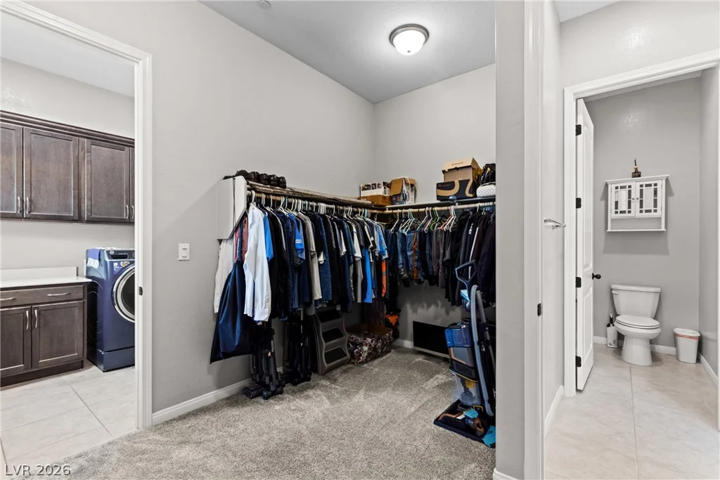 9915 Justin Earl, Las Vegas, NV 89149
