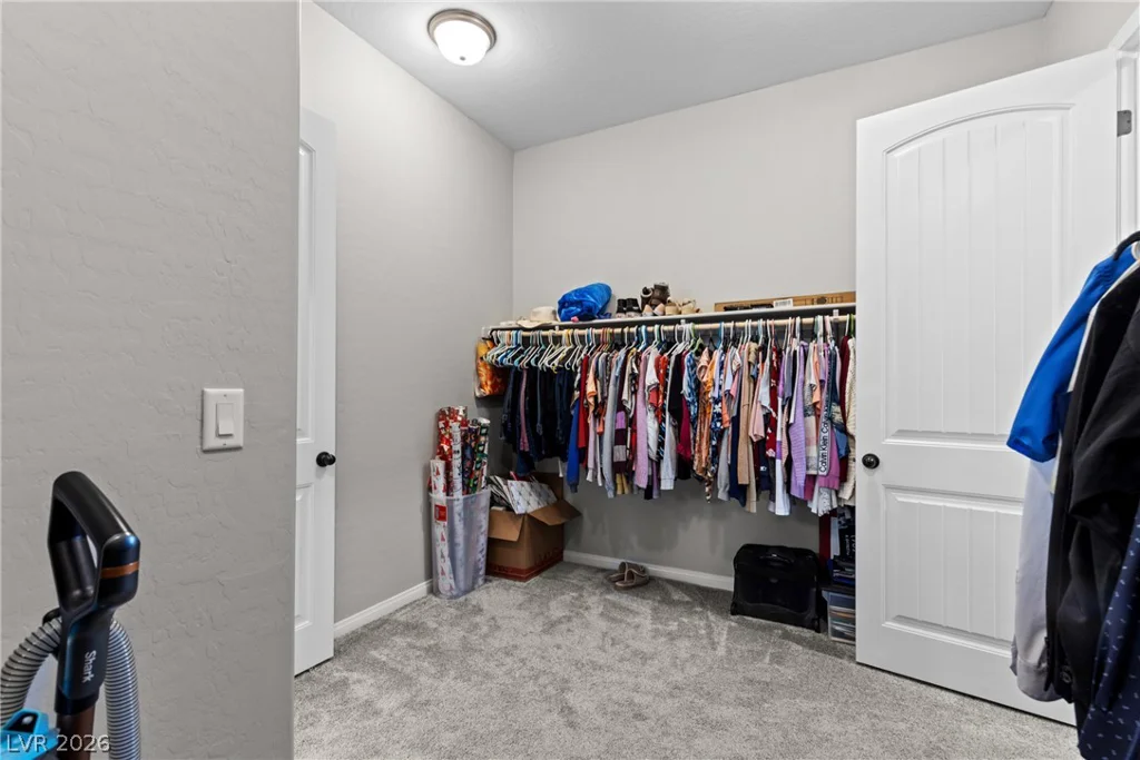 9915 Justin Earl, Las Vegas, NV 89149