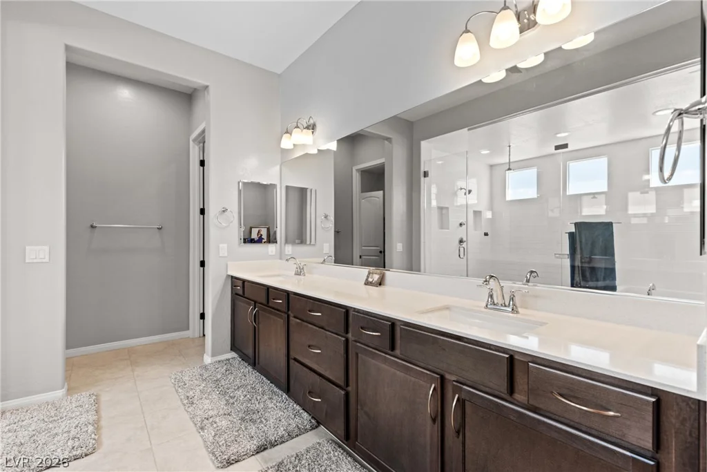 9915 Justin Earl, Las Vegas, NV 89149