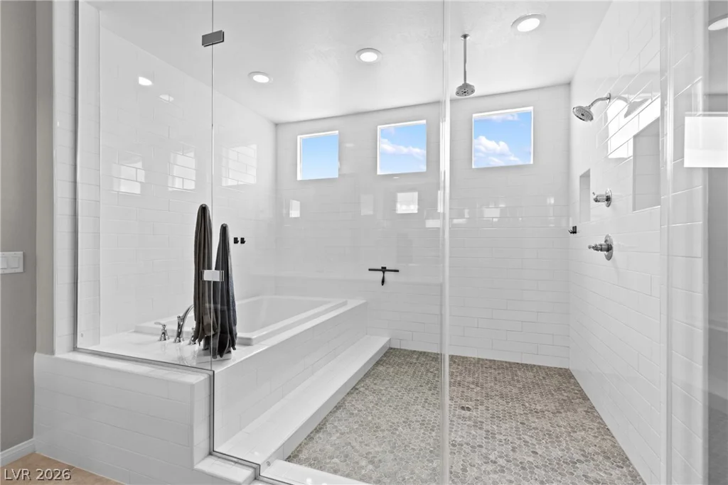 9915 Justin Earl, Las Vegas, NV 89149