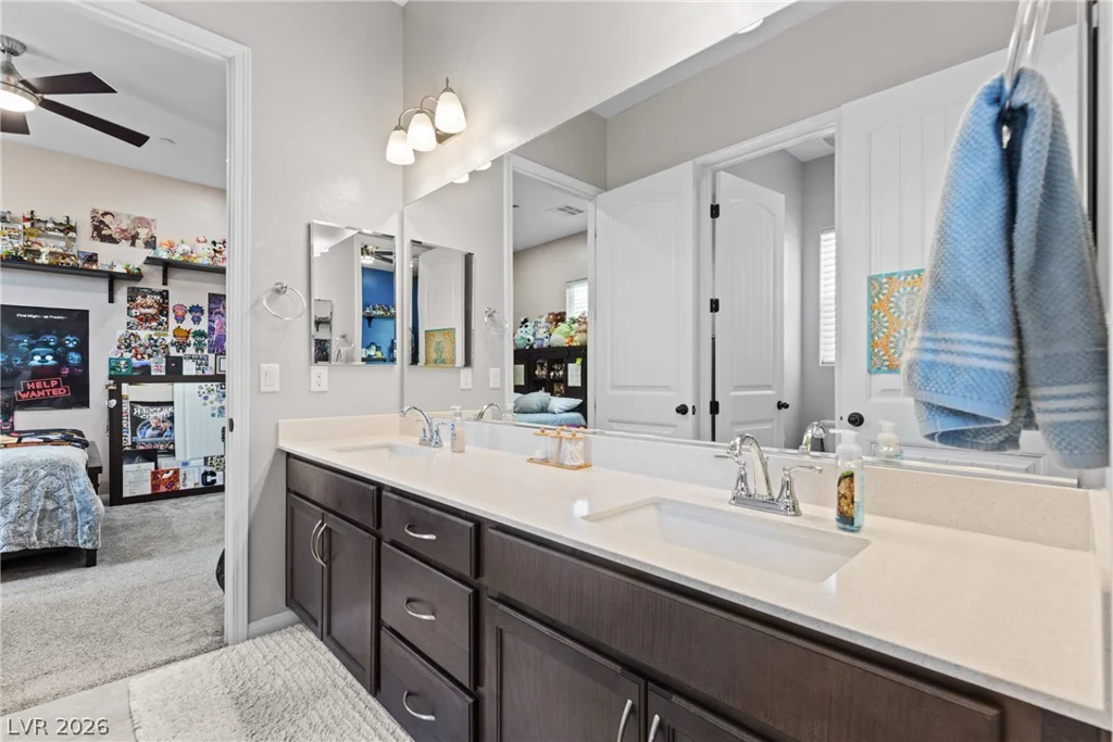 9915 Justin Earl, Las Vegas, NV 89149