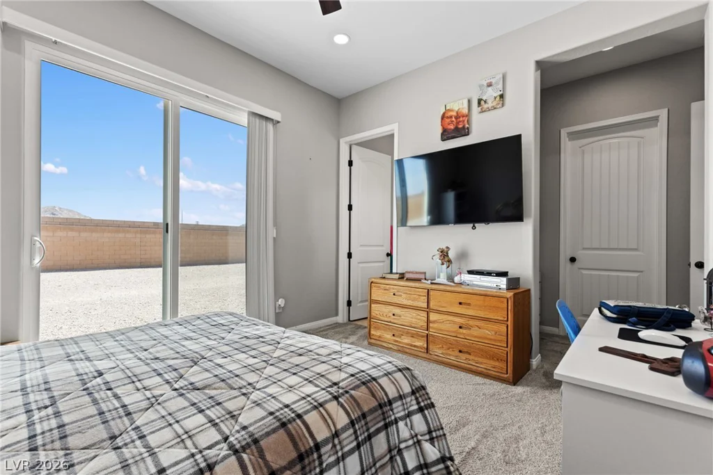 9915 Justin Earl, Las Vegas, NV 89149