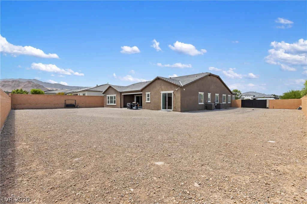 9915 Justin Earl, Las Vegas, NV 89149