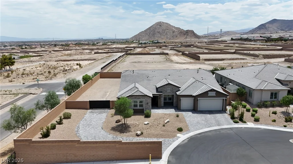 9915 Justin Earl, Las Vegas, NV 89149