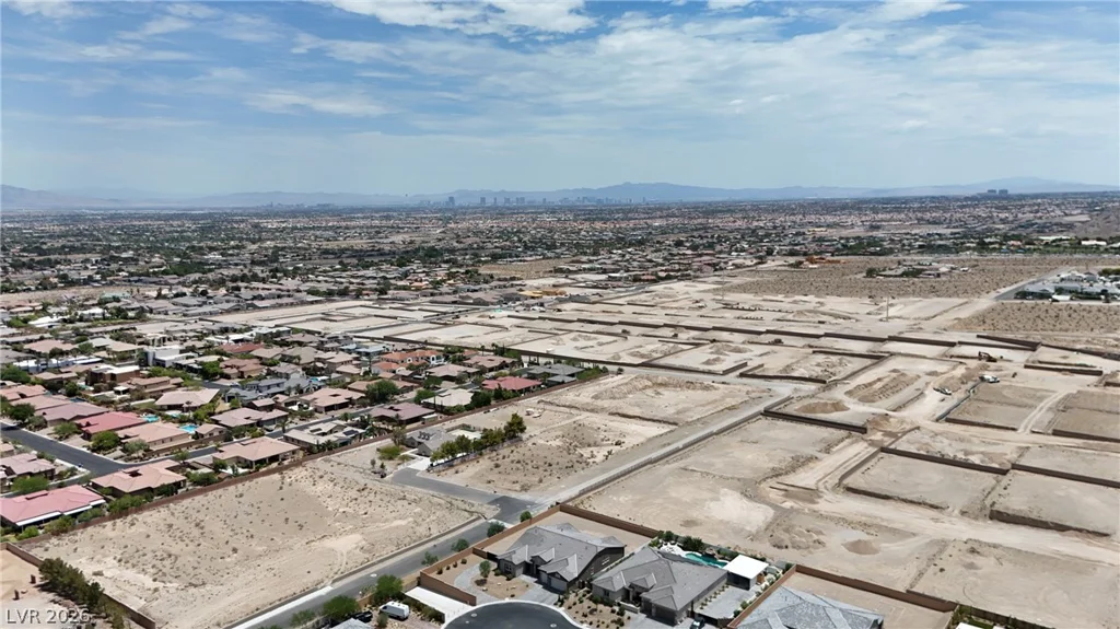 9915 Justin Earl, Las Vegas, NV 89149