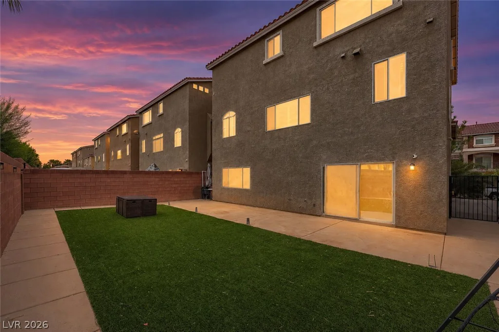 8200 Duncan Peak, Las Vegas, NV 89139