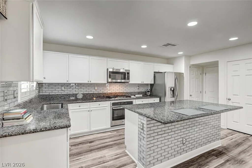 6980 Walden Park, Las Vegas, NV 89166