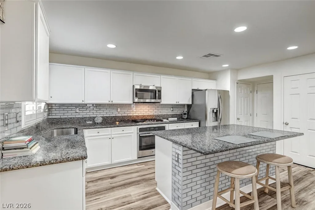6980 Walden Park, Las Vegas, NV 89166