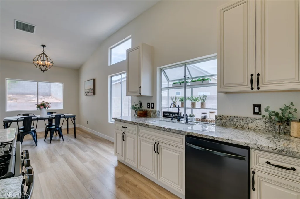 2052 Angel Falls, Henderson, NV 89074