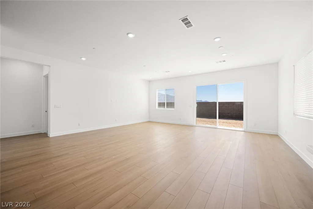 10478 Diana Summit, Las Vegas, NV 89143