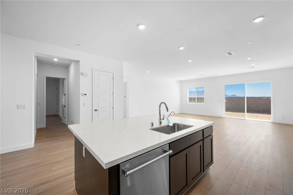 10478 Diana Summit, Las Vegas, NV 89143