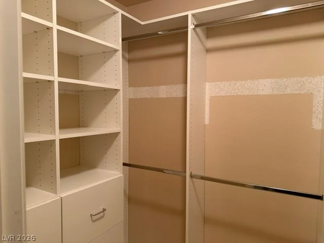 9042 Iron Crow, Las Vegas, NV 89147