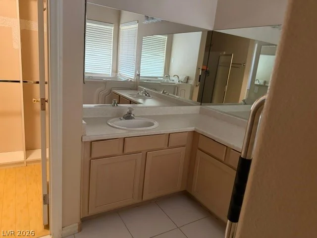 9042 Iron Crow, Las Vegas, NV 89147