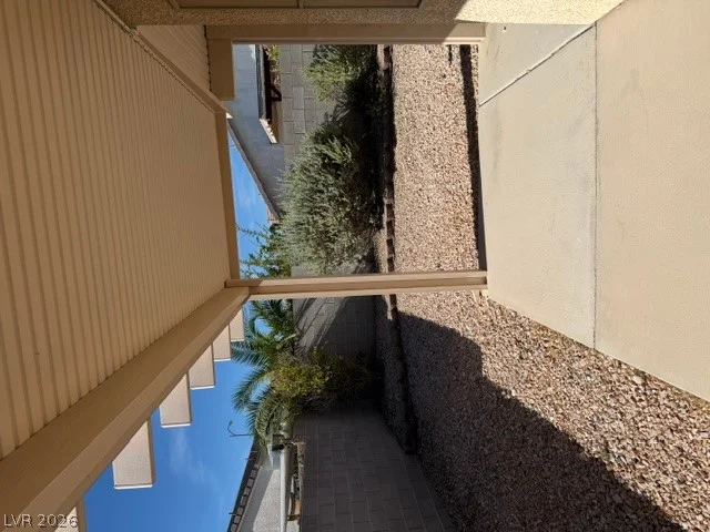 9042 Iron Crow, Las Vegas, NV 89147