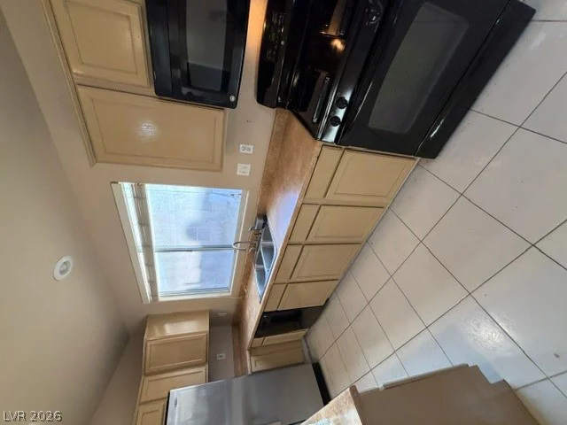 9042 Iron Crow, Las Vegas, NV 89147