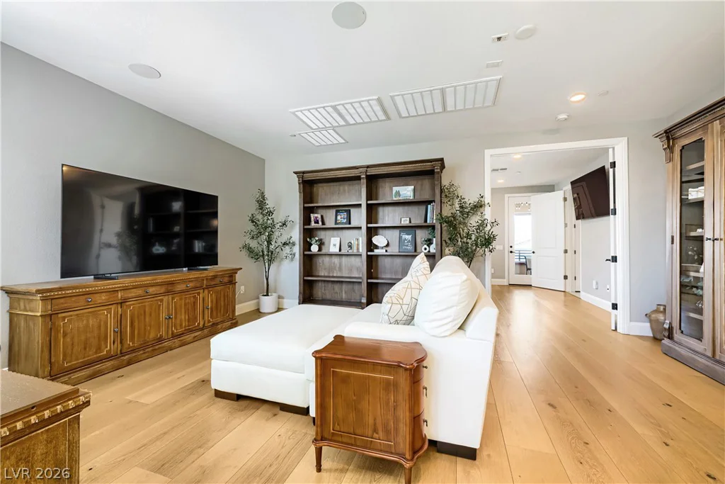 12439 Iron Bluff, Las Vegas, NV 89138