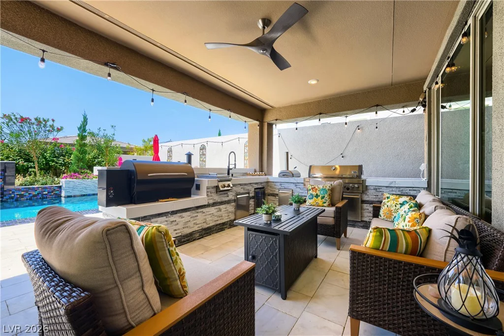 12439 Iron Bluff, Las Vegas, NV 89138